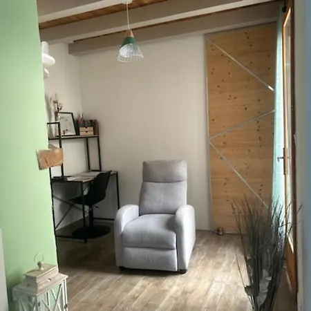 Apartment T2 Dans Petit Village Climatise Saint-Julien-en-Saint-Alban